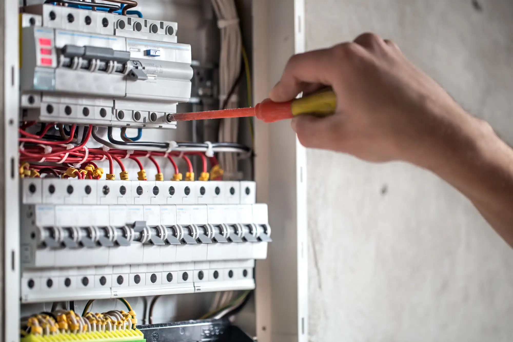 Instalații Electrice